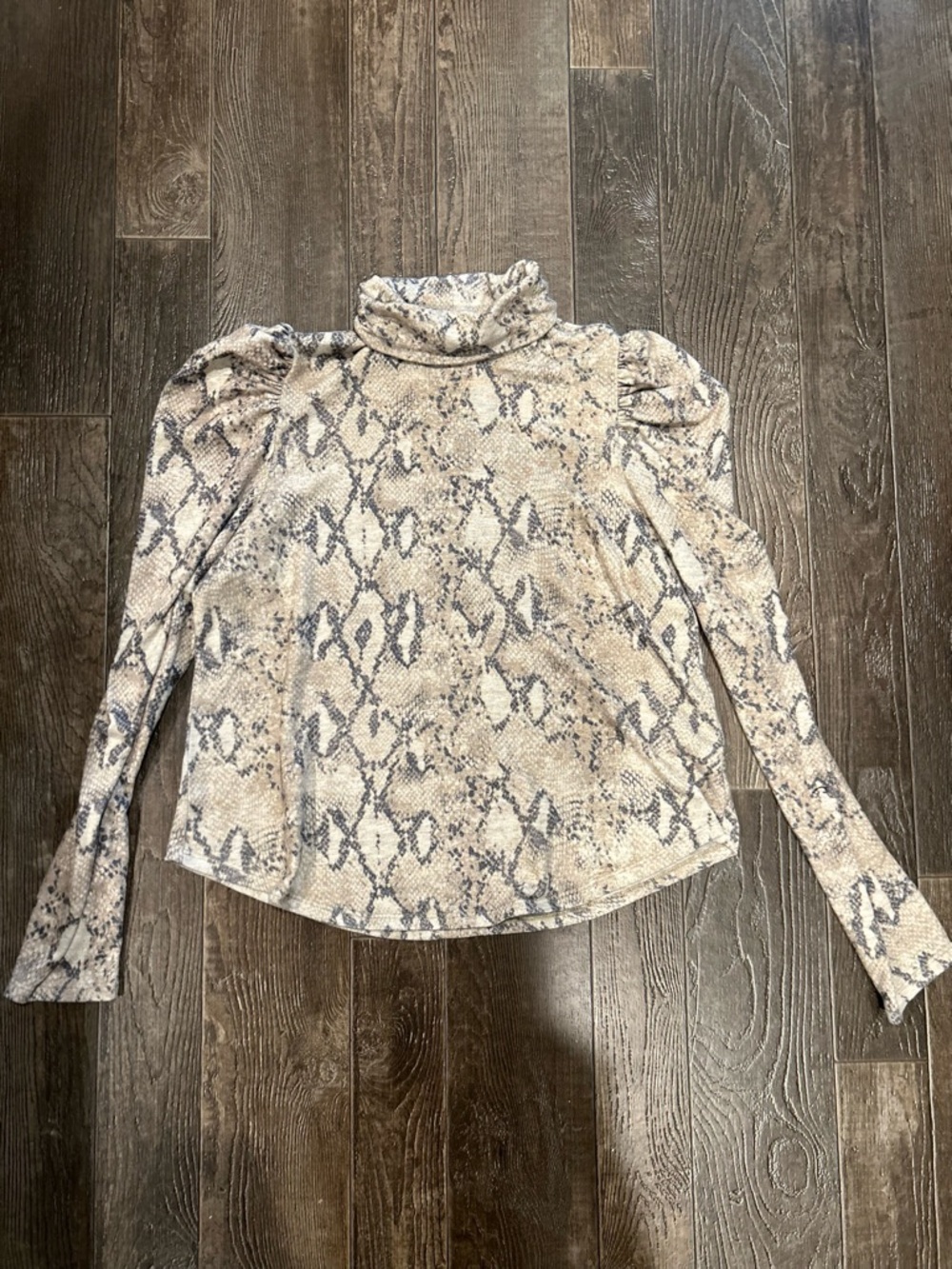 Women’s Snakeskin Print Mock Neck Long Sleeve Puff Shoulder Top Neutral Beige XL